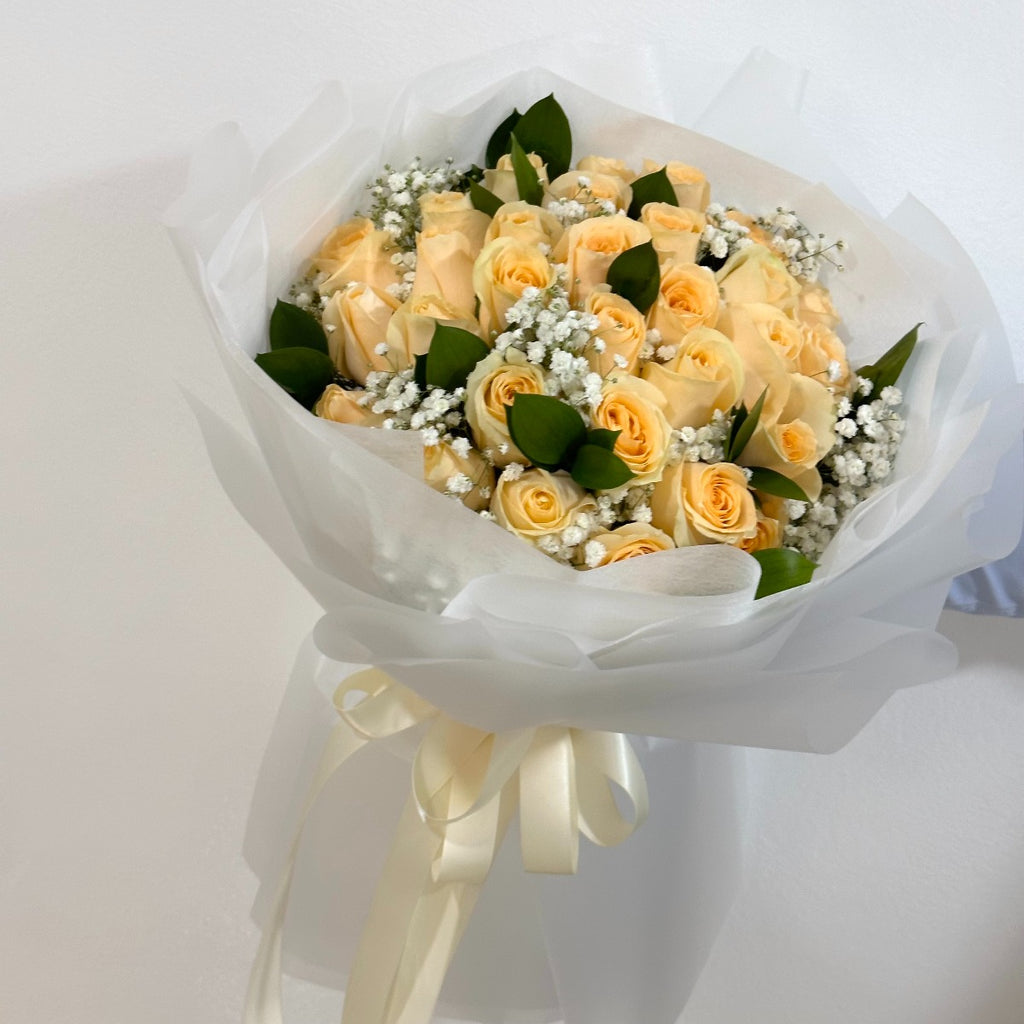 Brie (30 Champagne Roses)