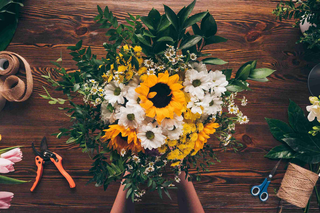 The Radiant Charm of Sunflower Bouquets: Symbolism, Care, and Combinations