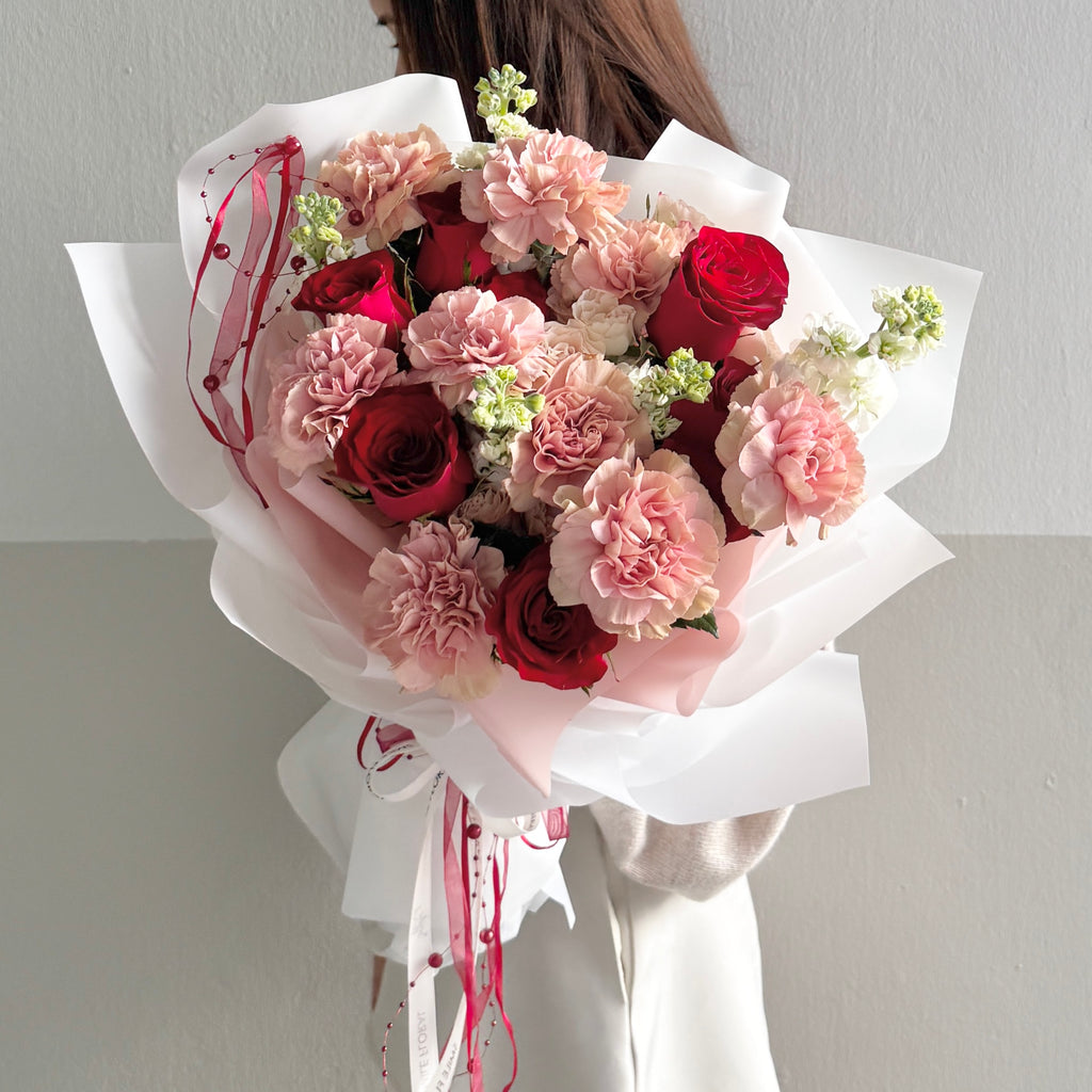 Amber Silk (9 Red Roses, Caramel Carnations)