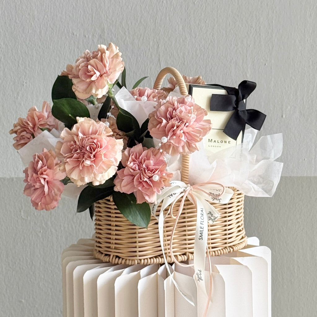 Honey Bliss with Perfume (12 Caramel Carnations)