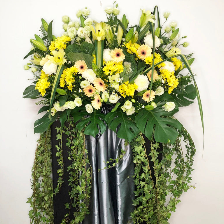 Executive Condolences Wreath Flowers - Comforting Thoughts