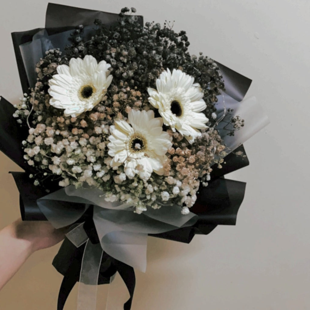 Celestial Summer (Gold Black, 3 Gerberas)