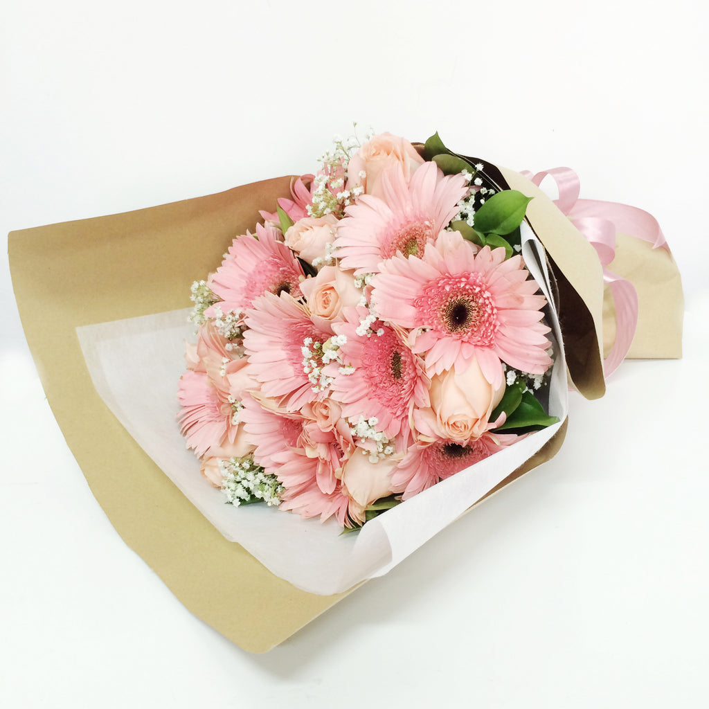 Summer Blush (9 roses)