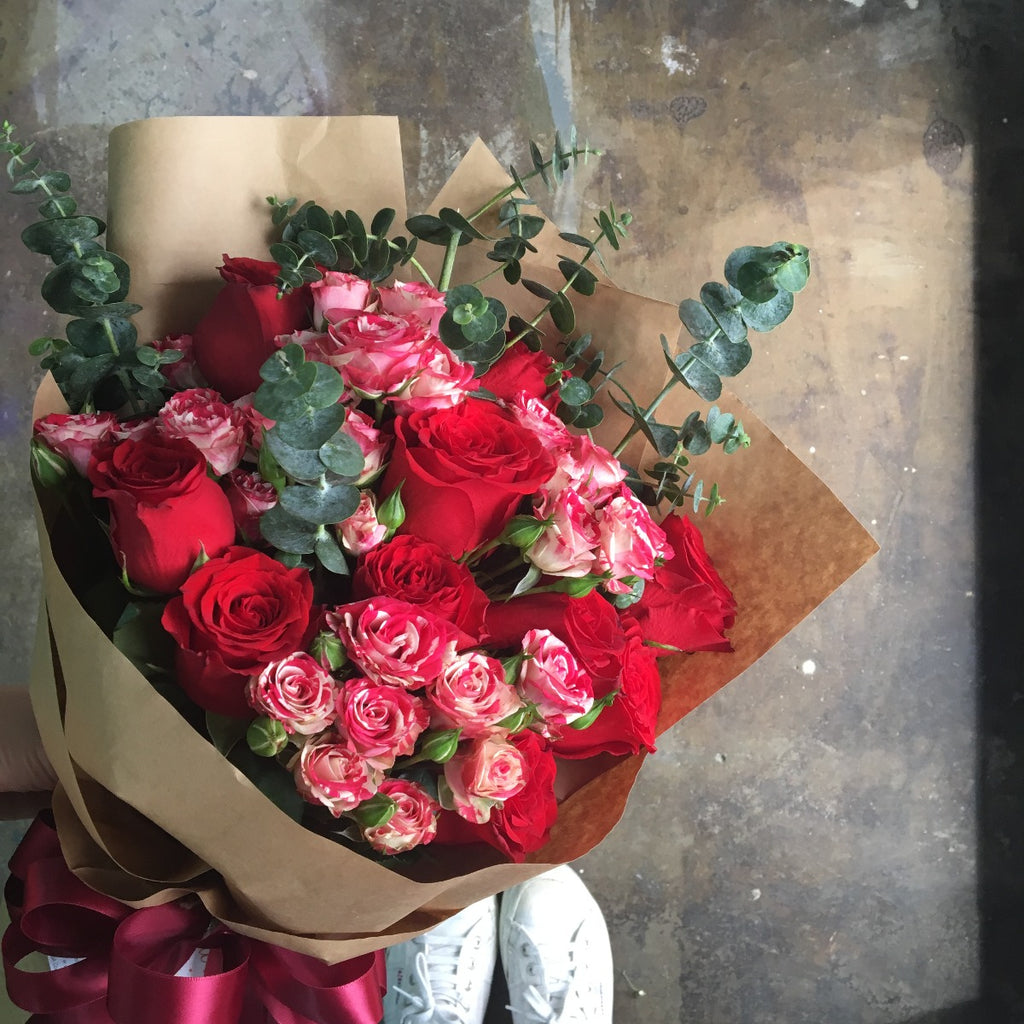 Perfect Mirage (10 Red Roses)