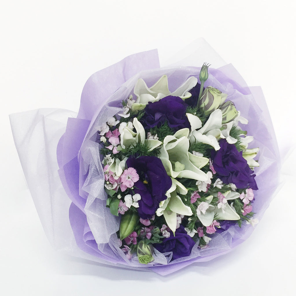 Endless Elegance (10 Lilies)