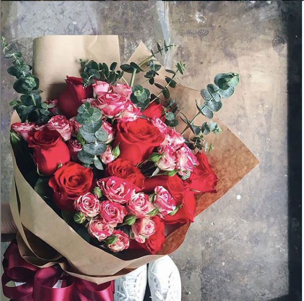 A bouquet of red roses