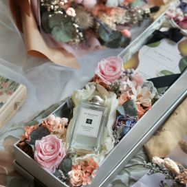 Avalyn Perfume Floral Box - Sakura