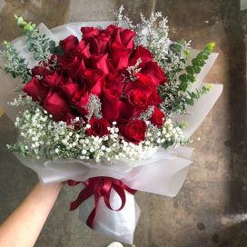 Queen of Hearts (24 Red Roses)